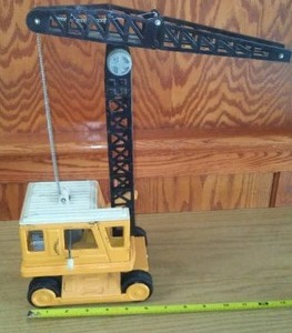 lot 25 image: Bandai Brand Crane.