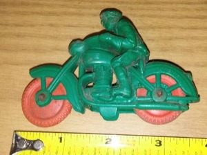 lot 43 image: Auburn Rubber Motorcycle.