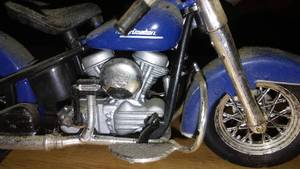 lot 44 image: Maisto Harley Davidson.
