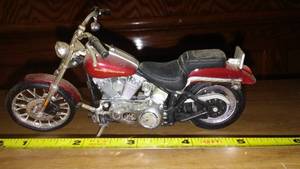 lot 47 image: Maisto. Harley Davidson.