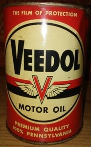 lot 58 image: VEEDOL Motor Oil Can.