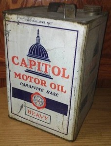 lot 71 image: 2 Gallon Capitol Motor Oil Can.