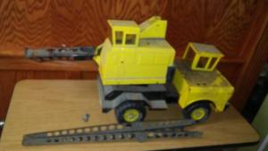 lot 104 image: Tonka Crane-Most Pieces to Put Together.