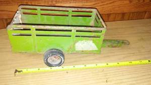 lot 105 image: Nylint Utility Trailer.