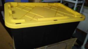 lot 165 image: Green Made Storage Tote 27 Gallon