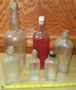 lot 210 image: Antique Glass Bottle (6)