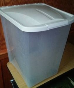 lot 246 image: Storage bin on wheels