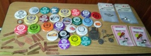 lot 252 image: Minnesota Trappers Association buttons and more.