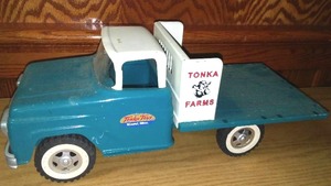 lot 256 image: Vintage Tonka farms stakeside pickup