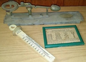 lot 271 image: Reliable Egg Scale, Chart, and Adjusto Brooder.