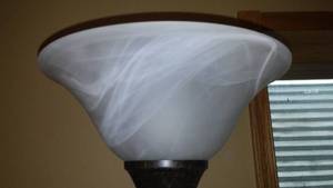 lot 132C image: metal floor torch lamp 6 tall