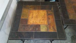 lot 214D image: 2 matching end tables.