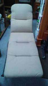 lot 289 image: Patio- Lounge Chair with cover
