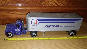 lot 292 image: Mack Truck, Chippewa motor freight trailer. Super-First Gear-E Claire, WI. with box.