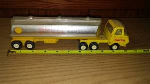 lot 293 image: Tonka semi tractor and Shell oil tanker trailer.