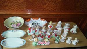 lot 744 image: Porcelain Vintage Angels and Bowls