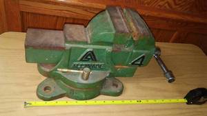 lot 751 image: Alltrade Cast Vice. Excellent.