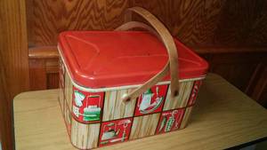 lot 765 image: Vintage Metal Picnic Basket.