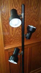 lot 774 image: 68 in. Floor Lamp.