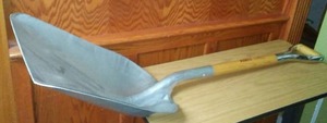 lot 776 image: Ames Aluminum Scoop Grain Shovel  Like New