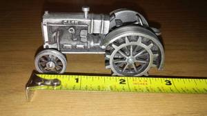 lot 819 image: Case Steel Wheel Tractor.