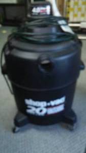 lot 821 image: 20 Gallon Shop Vac.