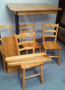 lot 844 image: Vintage Table and 4 chairs.