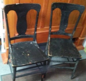 lot 851 image: Vintage Wood Chairs (2)