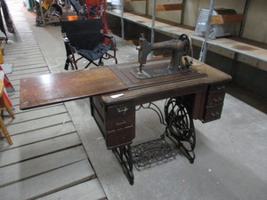 Simmons Volo Antique Sewing Machine