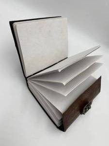 lot 15 image: NEW EARTHBOUND JOURNAL