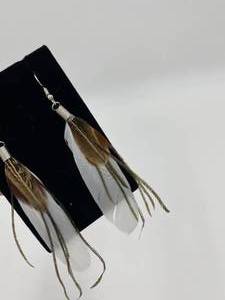 lot 26 image: NEW FEATHER EARINGS