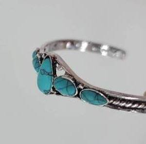 TURQUOISE STONE BRACLET AND EARRING SET