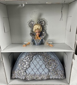 lot 61 image: Bob Mackie 1997 Madame du Barbie in Box with Certificate of Authenticity and Portfolio Sketch