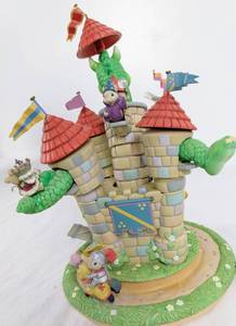 lot 4 image: Enesco Puff the Magic Dragon Deluxe Multi-Action Musical in Box - Design #572772