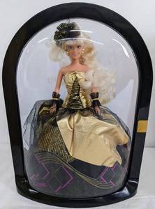 lot 25 image: 3 Totsy Fashion  Dolls - Sandi, Plus Vanna White Silver LE & Holidays - with Boxes