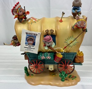 lot 90 image: Enesco Waggin Tails Western Covered Wagon Mice Figurine Music Box