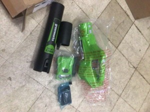 lot 42 image: 24V CORDLESS LEAF BLOWER 320 CFM W 2.0 AH BATTERY