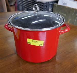Very nice covered kettle