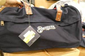 New Milwaukee Brewers canvas duffle bag - perfect size for a carry on, durable, nicely made
