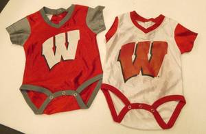 2 Wisconsin Badgers Onesizes - 0-3month