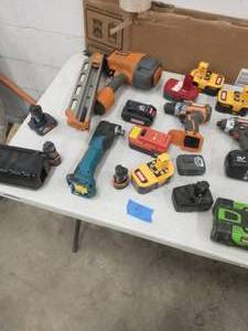 LOT OF&nbsp USED MAKITA&nbsp RIDGID ,CRAFTSMAN TOOLS AND BATTERYS&nbsp