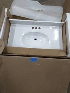 DESIGN HOUSE 31 in. W x 19 in.  Vanity Top in Solid White with Solid White Basin with 4 in. Faucet Spread