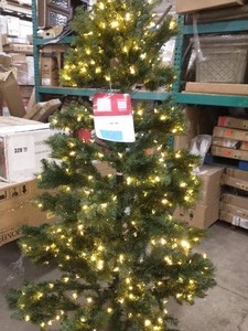 HOME ACCENTS 7.5 ft Wesley Long Needle Pine LED Pre-Lit Artificial Christmas Tree with 550 Color Changing Mini Lights