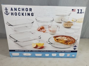 lot 8 image: New Anchor Hocking Oven Bake Set