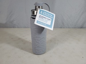lot 10 image: New Anchor Hocking Life Durable Glass Water Bottles