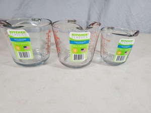 lot 30 image: 3 New Kitchen Classics Glass Measuring Cups