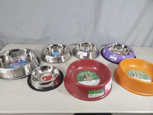 lot 51 image: 7 New Pet Bowls