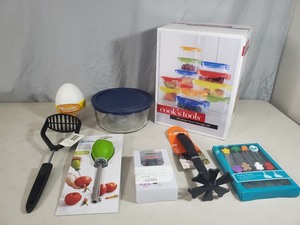 lot 86 image: Kitchen Items