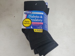 lot 137 image: New 4 Pack of Dr Scholls Diabetic and Circulatory Socks