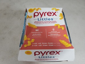 lot 141 image: New Pyrex Littles 3 Piece Set